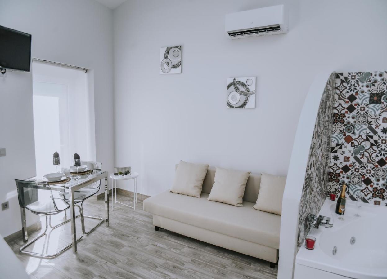 Eres Emerita "Apartamentos & Suites" Mérida Exterior photo