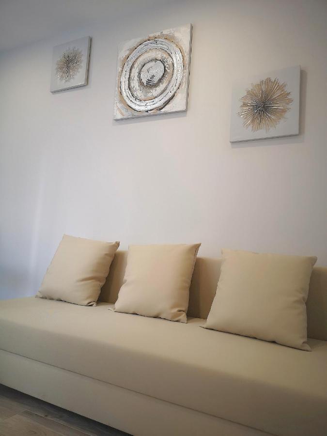 Eres Emerita "Apartamentos & Suites" Mérida Exterior photo